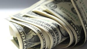 shutterstock_2527359363-1-300x169 Dólar em Alta: Como Proteger Seus In...